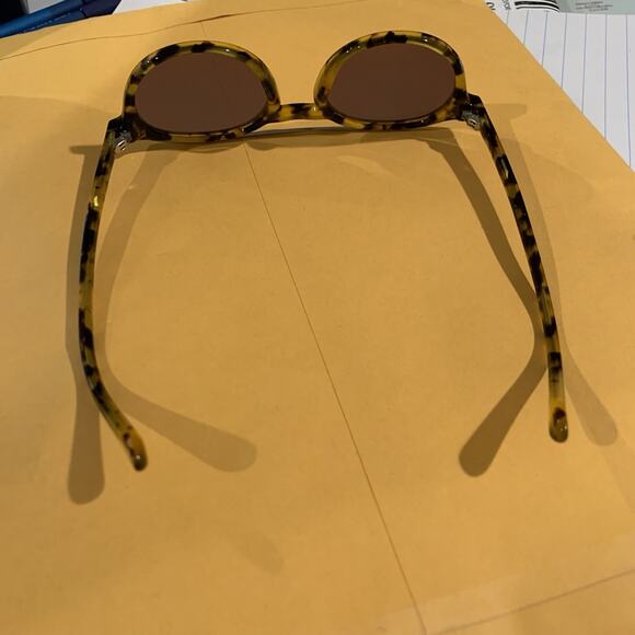 Madewell Honey Tortoise Frame Sunglasses With Amber mirrored Lens - Picture 5 of 8